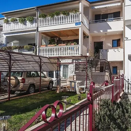 Πανσιόν Cozy Alexandra For Relaxed Vacation *