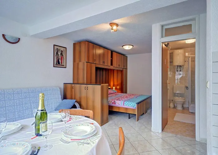 Gostinjska kuća Cozy Alexandra For Relaxed Vacation Pula