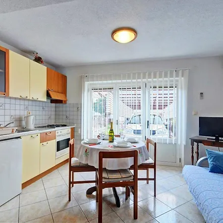 Cozy Alexandra For Relaxed Vacation