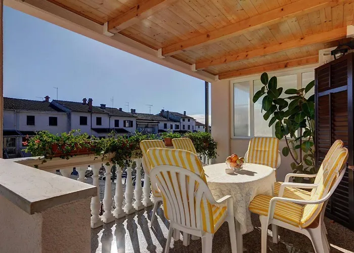 Cozy Alexandra For Relaxed Vacation